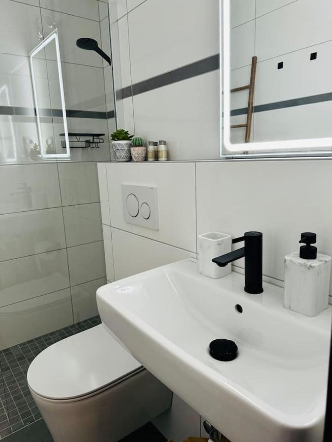 Klassen Stay - Design Studio In 11 Etage - Tolle Aussicht - Sauna, Pool - Netflix Lahnstein Exteriör bild